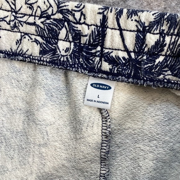 Old Navy High-Waisted Navy Palm Print Cali-Fleece Beach Shorts 685303 Size Large - Picture 2 of 8